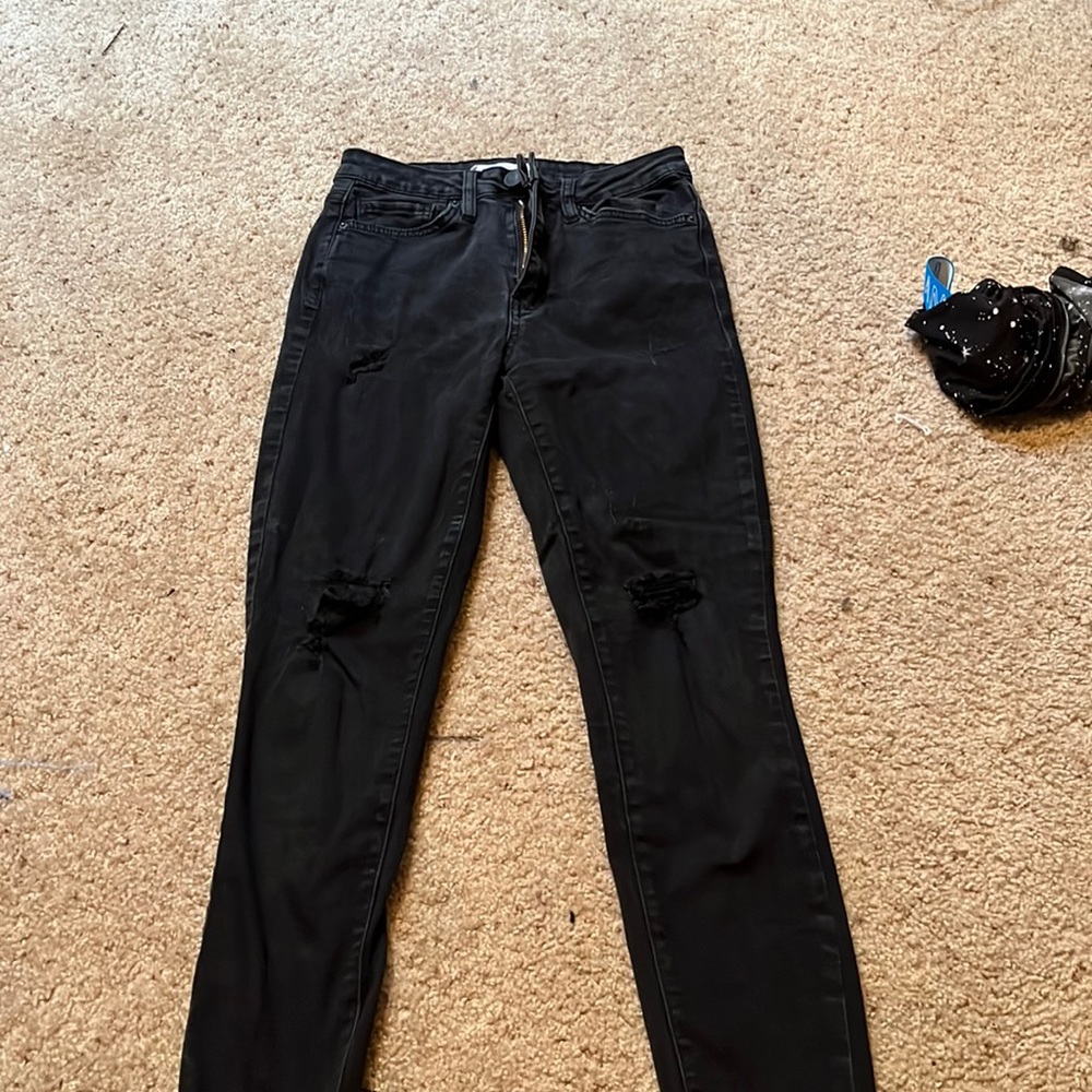 black ripped skinny jeans
